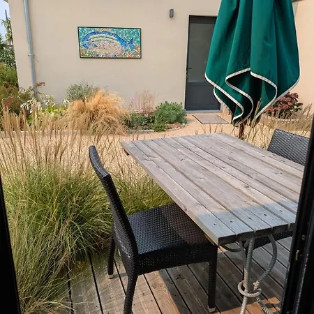 Detente Et Entre Et Marais